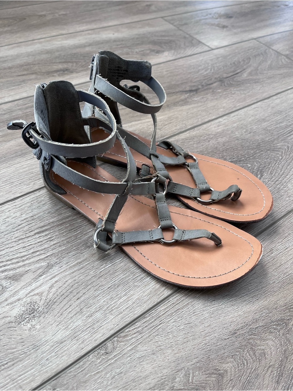 GBG Los Angeles Hobey Gladiator Sandals